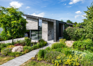 Groene weelderige tuin LipsGroen