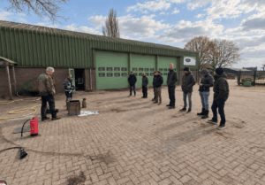 Medewerkers Lipsgroen volgen training